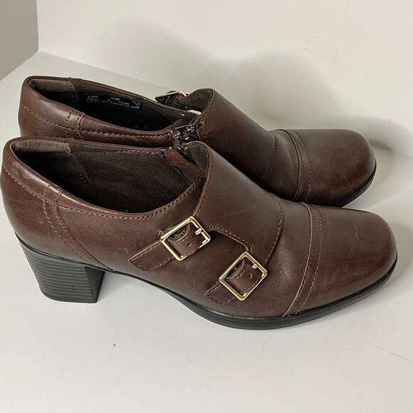 Clarks Women's Brown Booties Size 7.5M Bendable Leather Double Monk Strap Heels - Picture 8 of 11